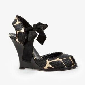 Black Moschino Bow Heels for Sale up to 90% Off: Poshmark display picture 1